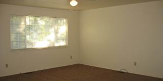3bed, 1.5bath, 1,050sq.ft. Single family home with garage Gallery 1