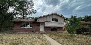 Charming 4-Bed 2 Bath Bi Level Home in Martin Acres Gallery 1