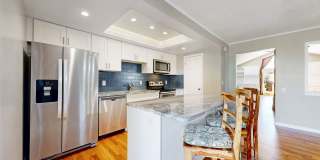 Stunning 3 bed/2 bath home available now Gallery 7