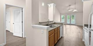 Grand Lakeside Escape: Spacious 3-Bedroom Retreat in Lakeshore Community Grand Lakeside Escape: Spacious 3-Bedroom Retreat in Lakeshore Community Gallery 19