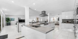 2540 MERCEDES Drive Gallery 24