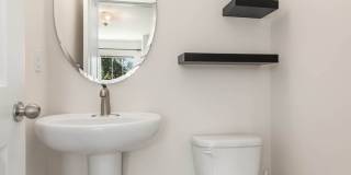 Silver Lake Townhome with Two Ensuite Bedrooms Gallery 17