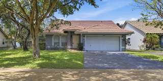 10633 NW 32nd Ct Gallery 1