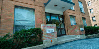 Connecticut Avenue Apartments Gallery 14