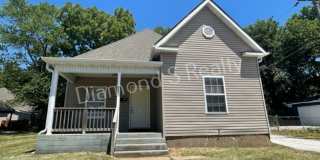 3 Bedrooms / 1 Bath!  Cute and Charming Home Available Early May! Gallery 1