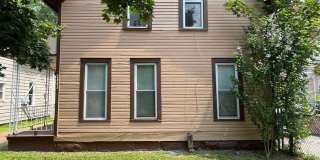 Madison/W.95th neighborhood : 3 bedroom/1 bath single family house available NOW. Gallery 13