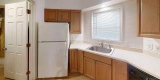 Spacious 3BR/2BA Condo Near Dartmouth with Covered Parking. PRICE REDUCED! Gallery 1