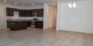 Spacious 4BD/2BA in Verrado Gallery 6