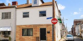 ***South Side Duplex Apartment For Rent * Pet Friendly * Walk to E. Carson St. * Available Now * Renovated *** Gallery 1