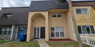 Arlington Townhome - 3 Bedroom 2.5 Bath Gallery 1