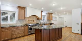 Spectacular 2 story home w/pool in Round Hill Country Club Gallery 10
