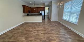 ORLANDO: 3 Bed/2.5 bath, 2 Story Townhome in Golden Heights! Gallery 5