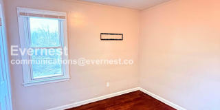 5747 Lakepointe Street Gallery 25