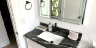Beautiful 2 bed 1 bath Pohailani Condo Gallery 6