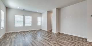 Room in 4 Bedroom Home at Tears Ln Gallery 29