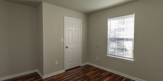 2 bed, 1 bath in great location - move in ready! Gallery 13