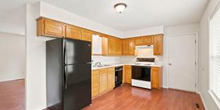 Charming 3 Bedroom Home with Washer & Dryer, Garage & Storage Shed Gallery 9