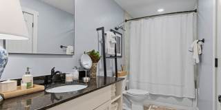 This luxurious townhouse on Cherry St. Gallery 13