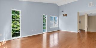24 Pagoda Lane Gallery 20