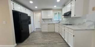 Beautiful fully remodeled 4 bedroom Gallery 1