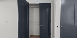 LC Line & Low Gallery 73