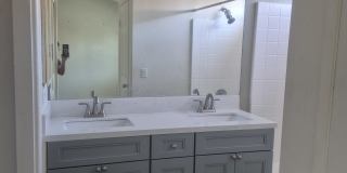 594 West Vermont Avenue Gallery 21