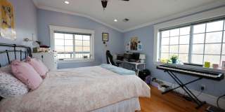 Brighton Oversized 4 Bed / 3 Bath – 2,800 SF – In-Unit Laundry – 6/1 Gallery 3