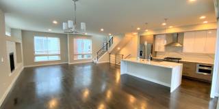 Modern 4BR Townhome in Prime Bellevue | AC | Bellevue Schools | Minutes to Microsoft Gallery 10