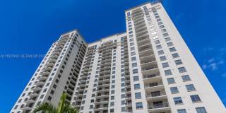 999 Brickell Plaza Gallery 1