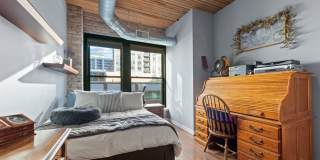 411 W Ontario Street Gallery 18