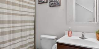 Spacious 3BR Townhome in North Brunswick Gallery 7