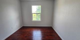 Beautifully Remodeled Tri Story Home located in a Gated Community ... Gallery 13