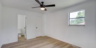 729 W 31st Terrace Gallery 15