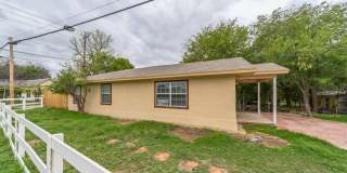 For Lease – 2 Bedroom, 1 Bath Corner Home in Kerrville, TX Gallery 4