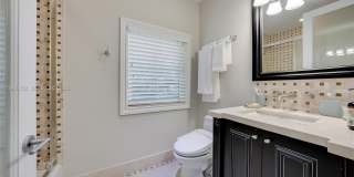 520 N Parkway Gallery 27