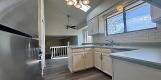 Beautiful 5 bedroom 2.5 bathroom home available NOW!!! Gallery 8