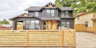 4 Bedroom Home with 2.5 Bathrooms on a Corner Lot near Plaza District Gallery 1