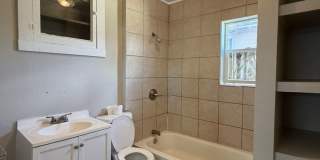 Escape Apartment Life! Downtown Cottage with yard! Gallery 13