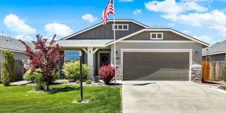 Beautiful 3 bed 2 bath home with flex room in Nampa just off Ustic and Middleton Gallery 1