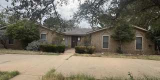 2607 Whitney Dr Gallery 1