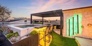 Custom Built 4 Bedroom Peninsula Point Home - Indoor/Outdoor Rooftop Deck! Custom Built 4 Bedroom Peninsula Point Home - Indoor/Outdoor Rooftop Deck! Gallery 1