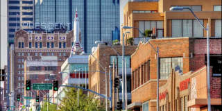 Terrace on Walnut Gallery 36