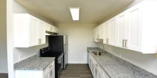 Plaza Square Apartments Gallery 8