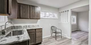 AVAILABLE NOW! Charming 3-Bedroom Home in Prime Pontiac Location Gallery 4