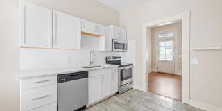 Move-In Special: $300 Off First Month if You Move by April 30, 2026! Gallery 21