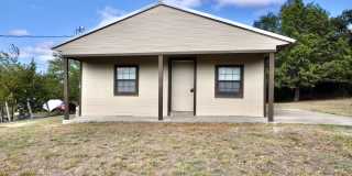 FOR LEASE! Cozy One Bedroom Home With Central Heat & Air & Vinyl Plank Flooring. FOR LEASE! Cozy One Bedroom Home With Central Heat & Air & Vinyl Plank Flooring. Gallery 1