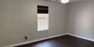 28712 Canal Road Gallery 20