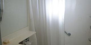 Adorable Upgraded Condo Near Downtown Gallery 7