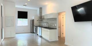 Awesome East Austin Flat Gallery 9