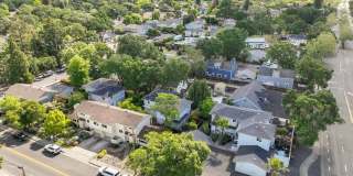 Clean and bright throughout, 2-bedroom, 1.5 Bathroom, two story unit in a great Windsor location! Gallery 31